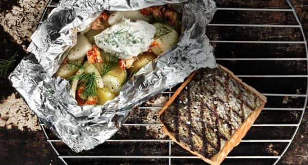 Grillad laxfilé med kräftpaket