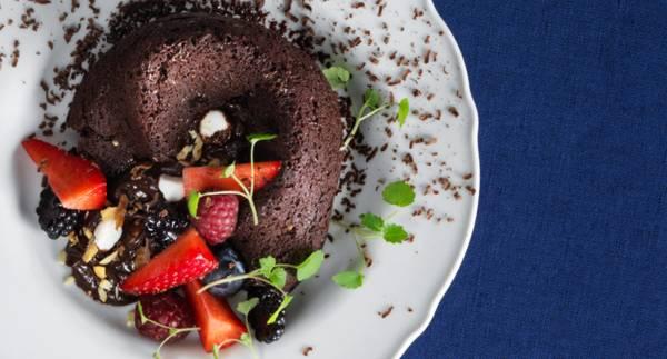 Rocky Road Fondant med vaniljglass och bär