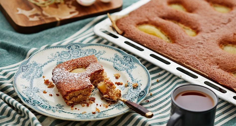 Mjuk päronkaka i långpanna