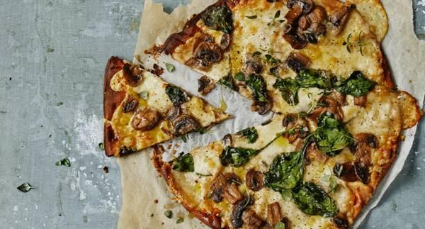 Svamppizza med spenat från Kalmar Bageri