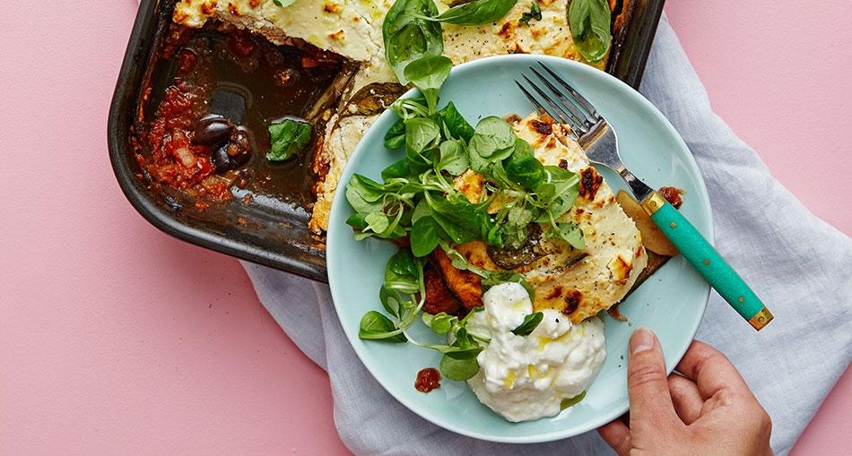 Vegetarisk moussaka med fetaostkräm