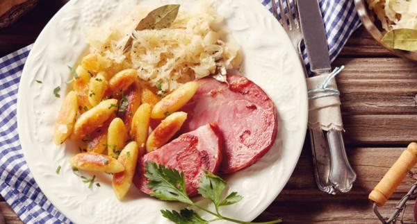 Schupfnudlar med kokt surkål