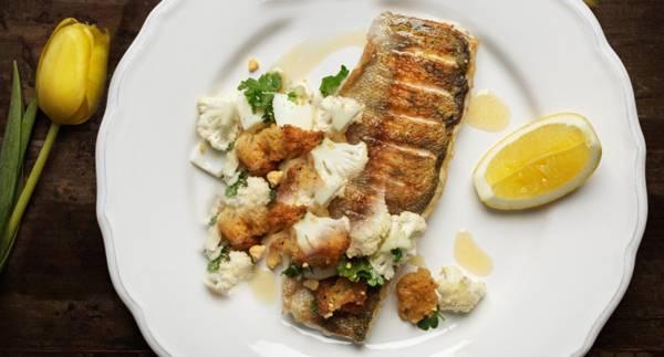 Gös med ägg och pepparrot