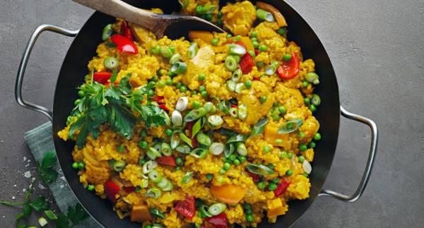 Paella med kyckling och ärter