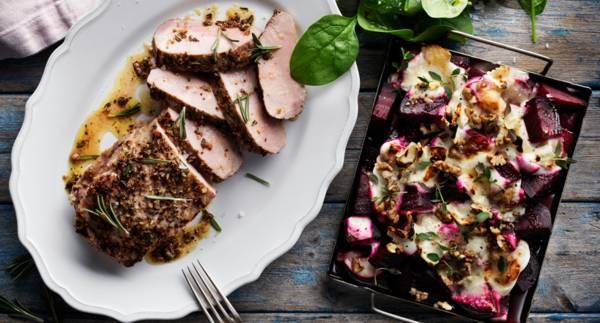 Rosmarinsdoftande fläskytterfilé med getostgratinerade rödbetor