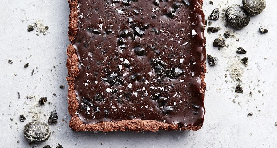 Choklad- och lakrits-tarte med flingsalt