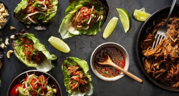 Pulled pork på thaivis i salladsblad