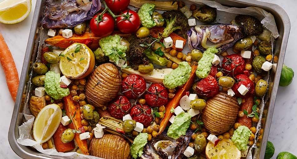 Vegetarisk plåtmat med ärtpesto