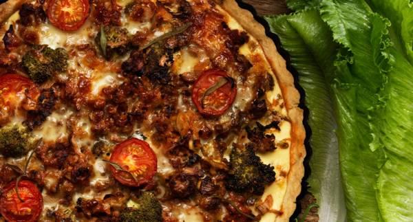 Höstpaj med purjolök, broccoli och crème fraiche