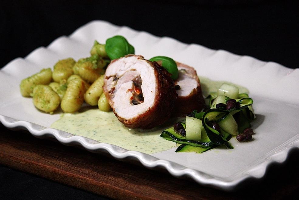Parmalindad fläskytterfilé med pestoslungad gnocchi