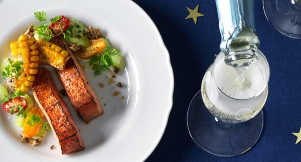 Sotad Salmalax med rostad majs- och ärtkräm