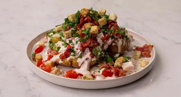 Bakad potatis ”Chicken Caesar”