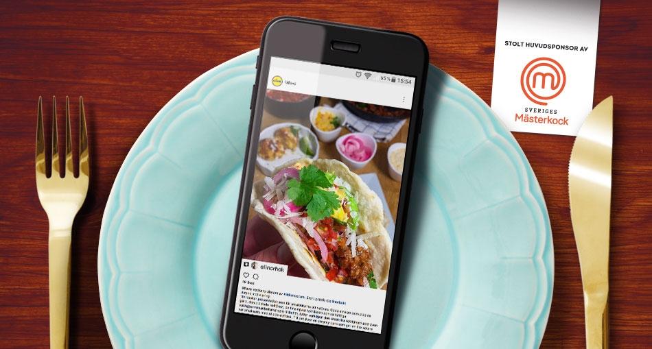 Kryddig smokey chili con carne med picklad lök, creamy corn, pico de gallo och parmsanbollar serverade i hemmagjorda vetetortillas