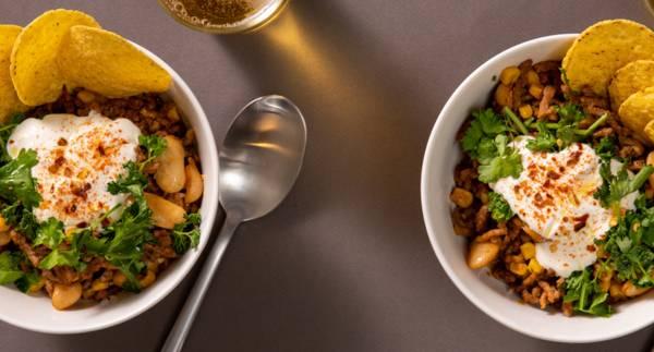 Het tacobowl med smörbönor och nachochips