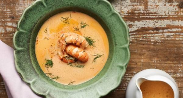 Krämig havskräftsoppa med halstrade havskräftor
