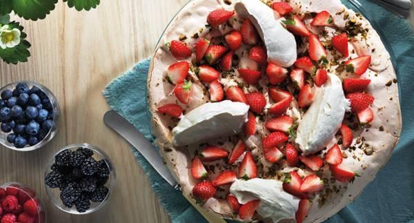 Sommartårta med jordgubbar