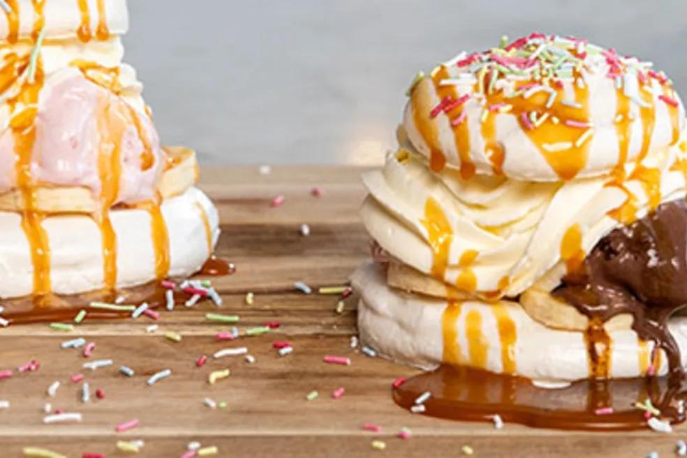 Banana split-semla